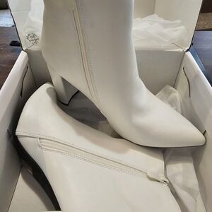 Dream Pairs White Heeled Boots